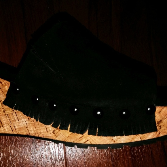 EUC Ellen Tracy 'Jewel' Slide Sandals - Picture 2 of 7